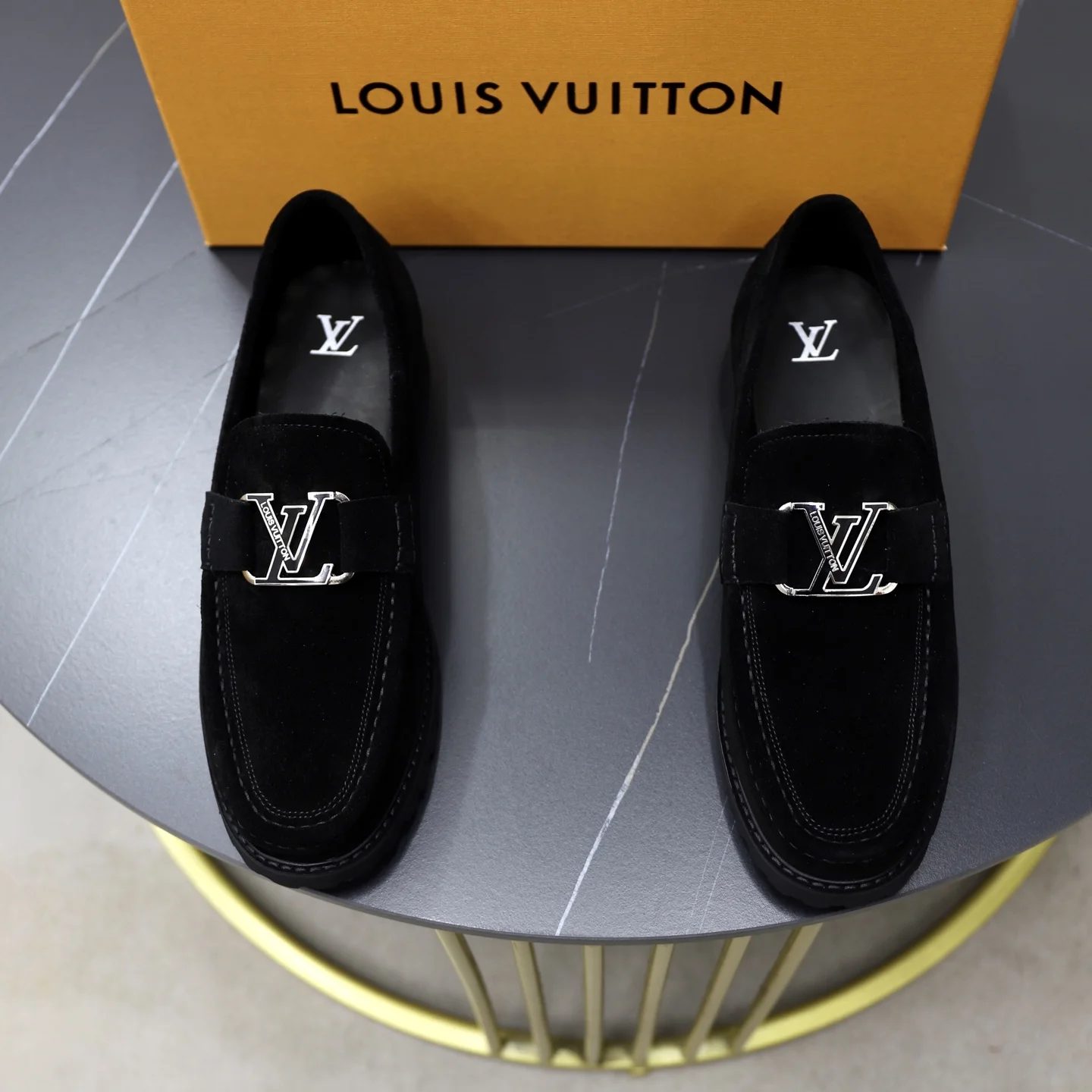 Мужские мокасины Louis Vuitton классического дизайна - изображение 1