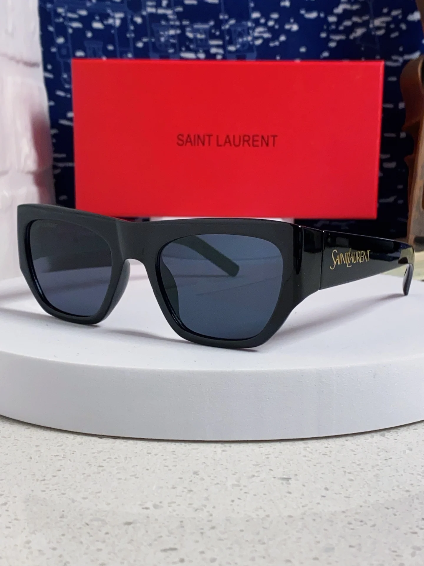 Солнцезащитные очки Saint Laurent SL740 - изображение 1