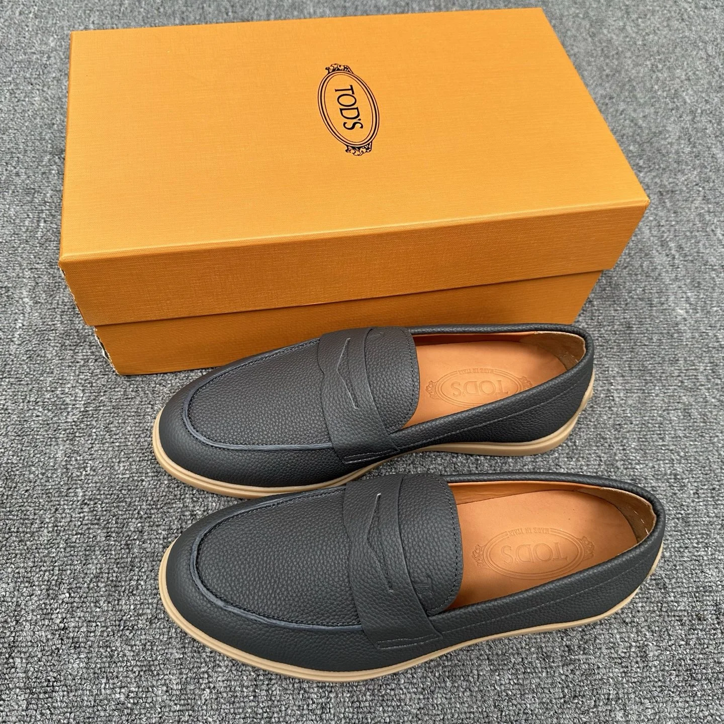 Мужские кожаные лоферы Tod’s с резиновой подошвой - изображение 1