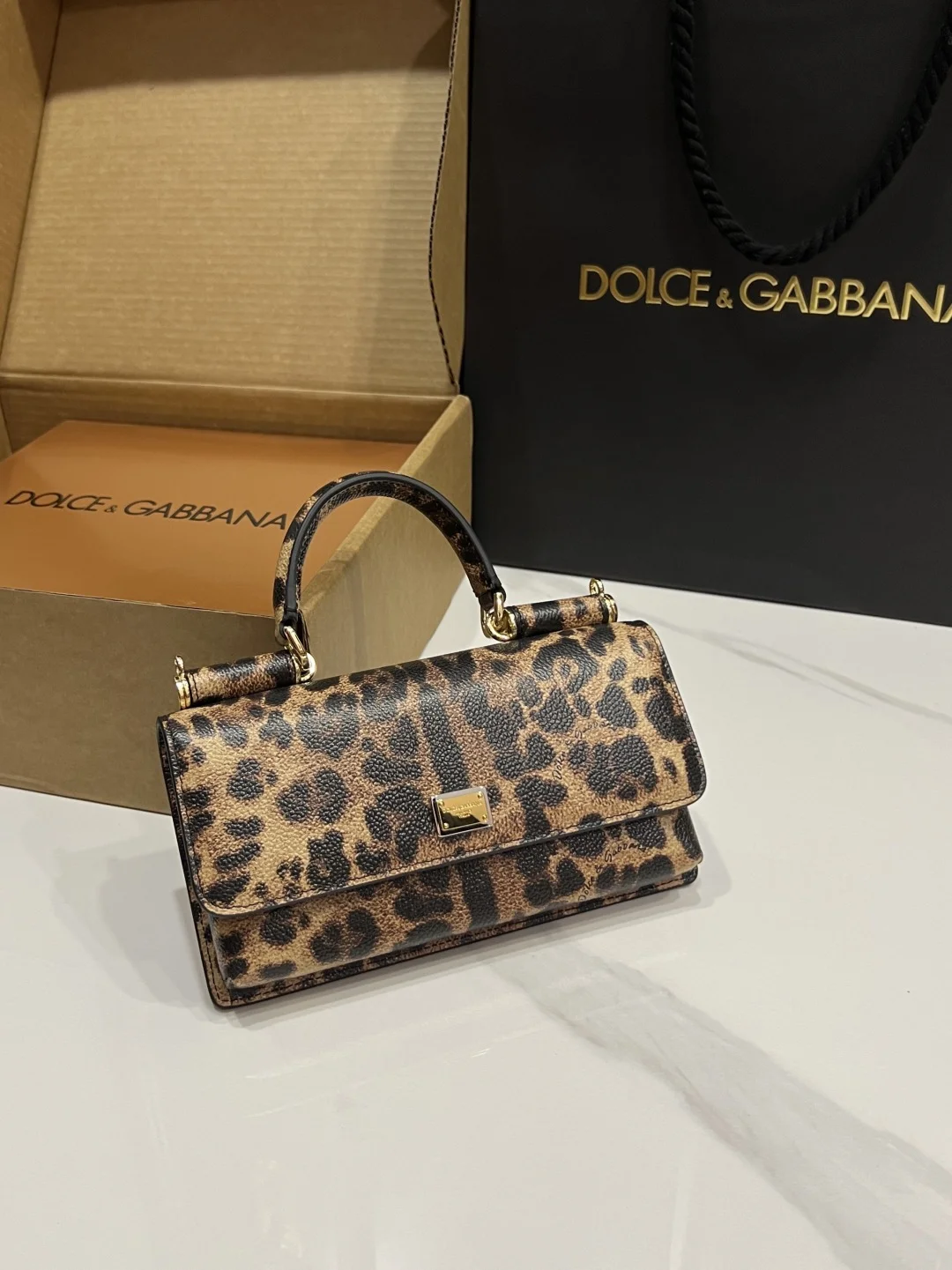 Сумка Dolce & Gabbana с леопардовым принтом, натуральная кожа - изображение 1