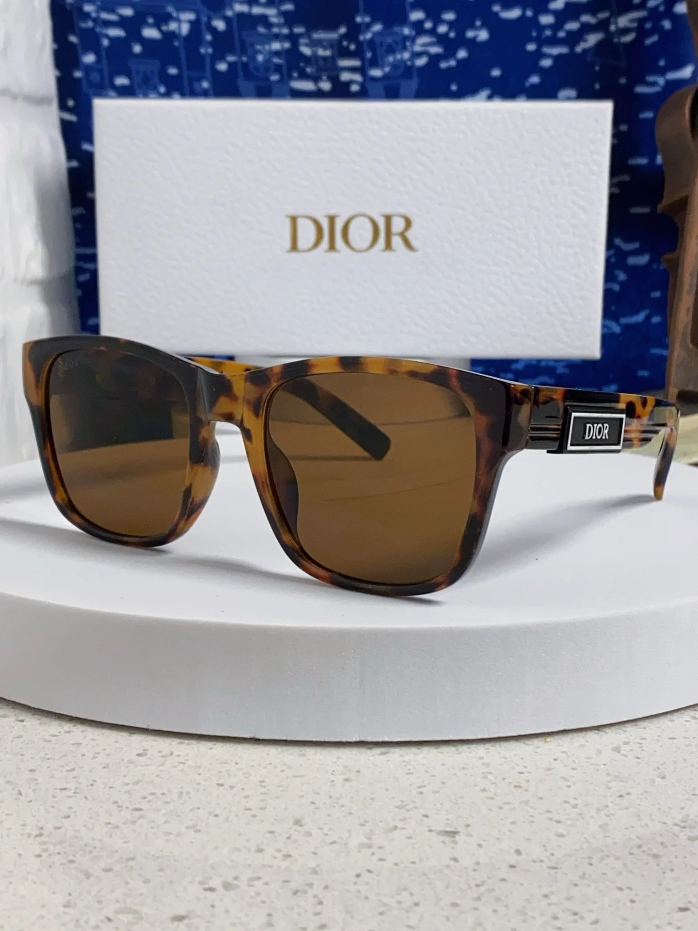 Солнцезащитные очки Dior классические квадратные - изображение 1