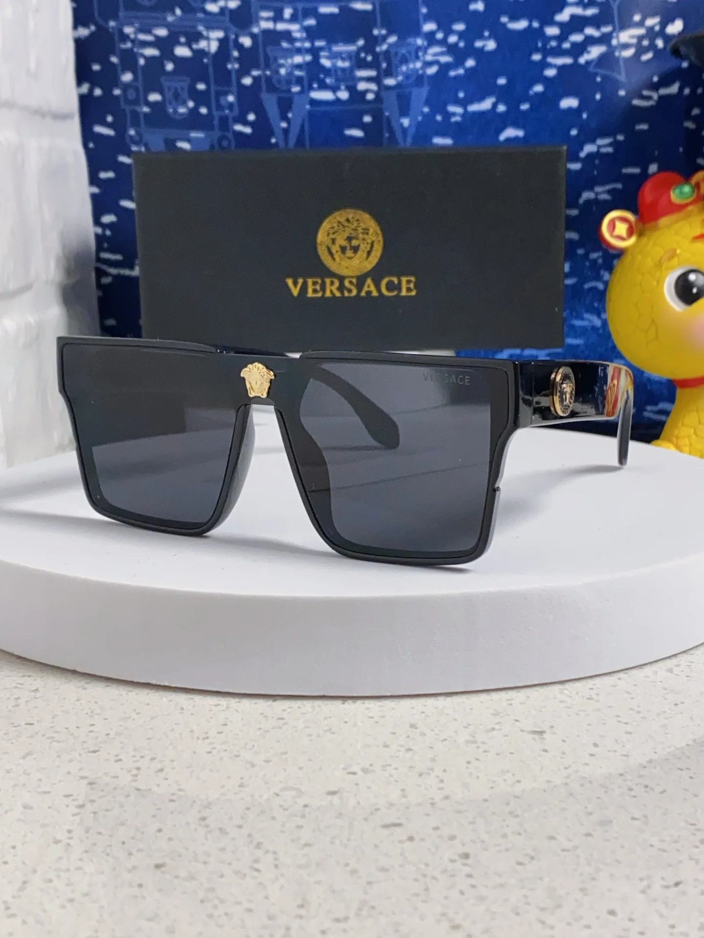 Солнцезащитные очки Versace - изображение 1