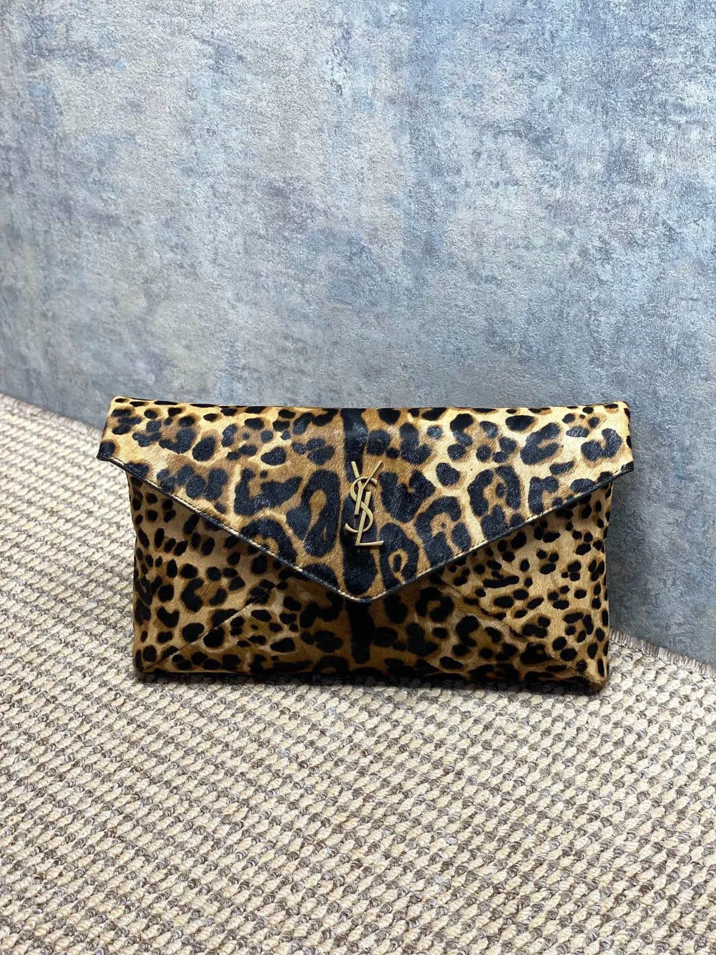 Сумка Saint Laurent Le Cassandre, клатч - изображение 1