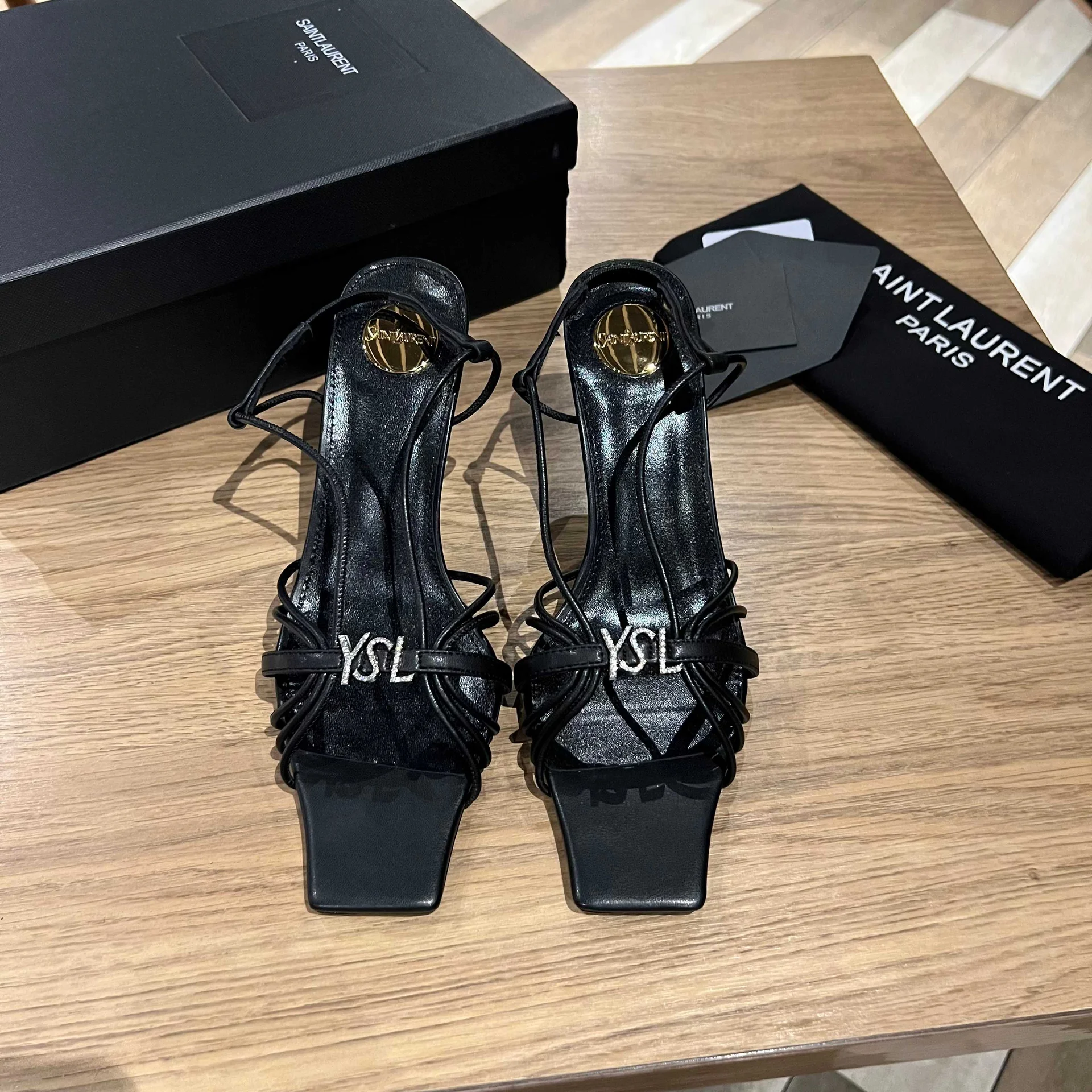 Чёрные женские босоножки Saint Laurent YSL с декором