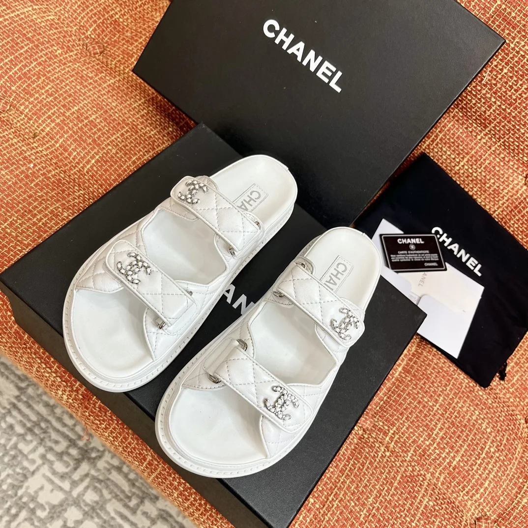 Женские белые босоножки Chanel - изображение 1