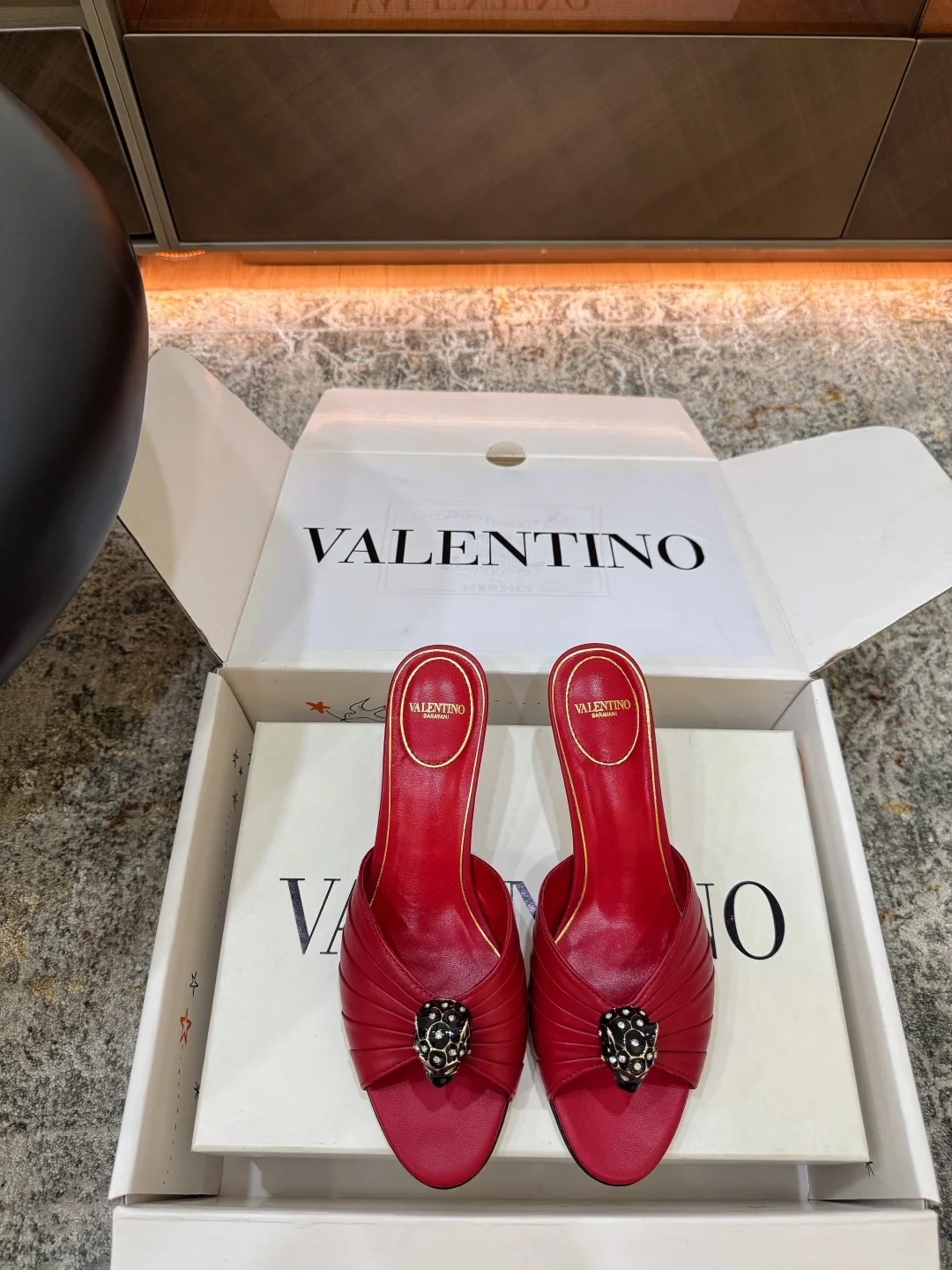 Женские туфли Valentino из натуральной кожи - изображение 1