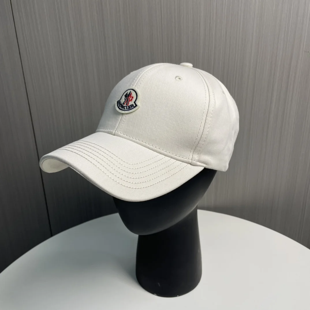 Бейсболка Moncler стильная - изображение 1