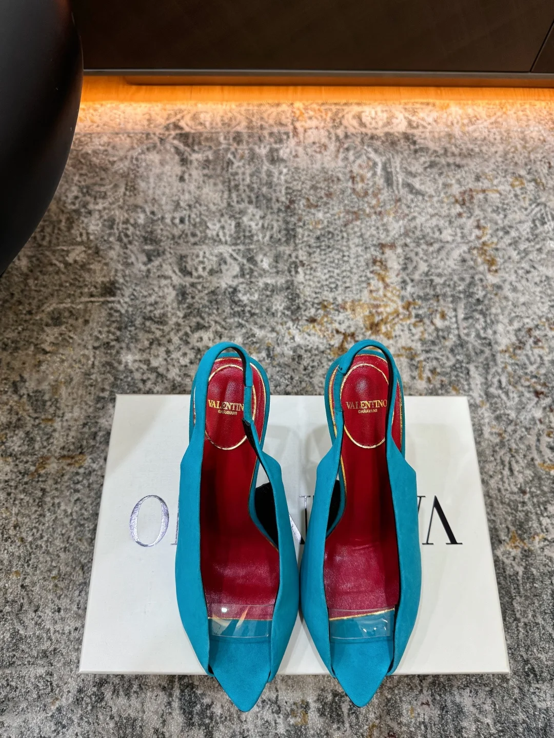 Женские замшевые туфли Valentino - изображение 1