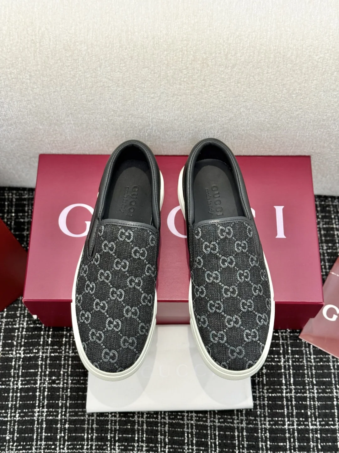 Мокасины Gucci черные с монограммой - изображение 1