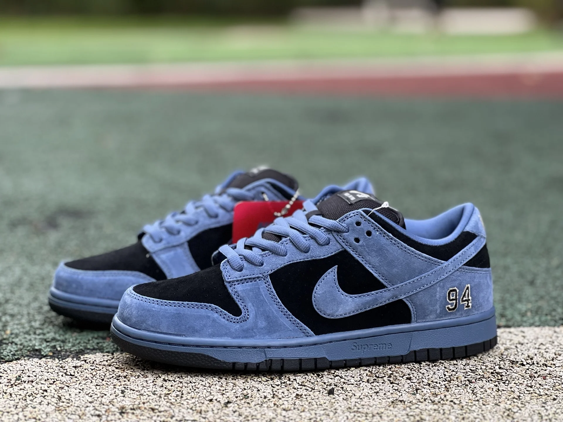 Кроссовки Nike x Supreme SB Dunk Low - изображение 1