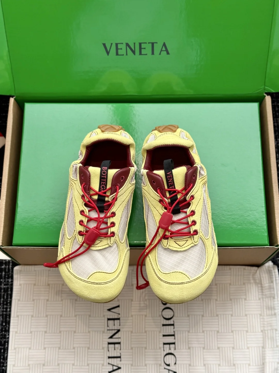 Кроссовки Bottega Veneta желтые - изображение 1