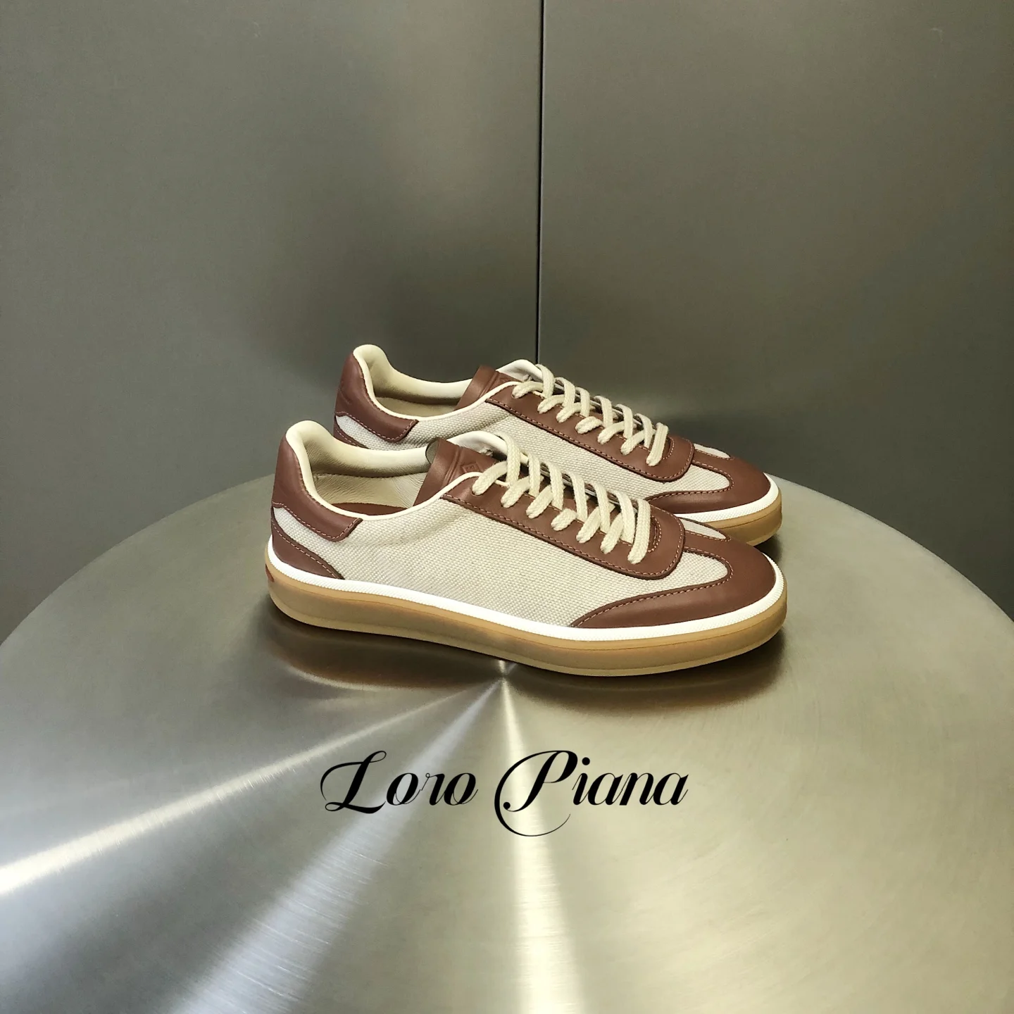 Кроссовки Loro Piana стильные - изображение 1