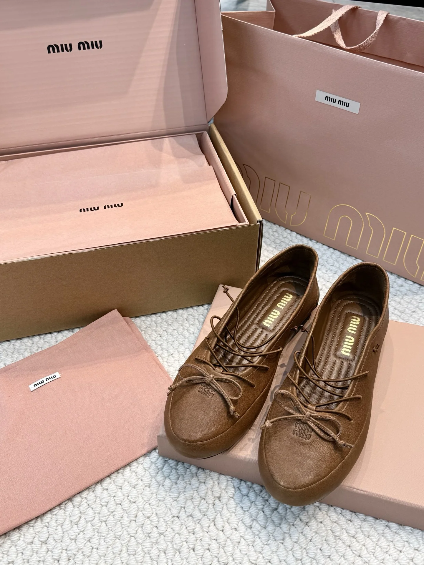 Балетки Miu Miu с бантом и лямками - изображение 1