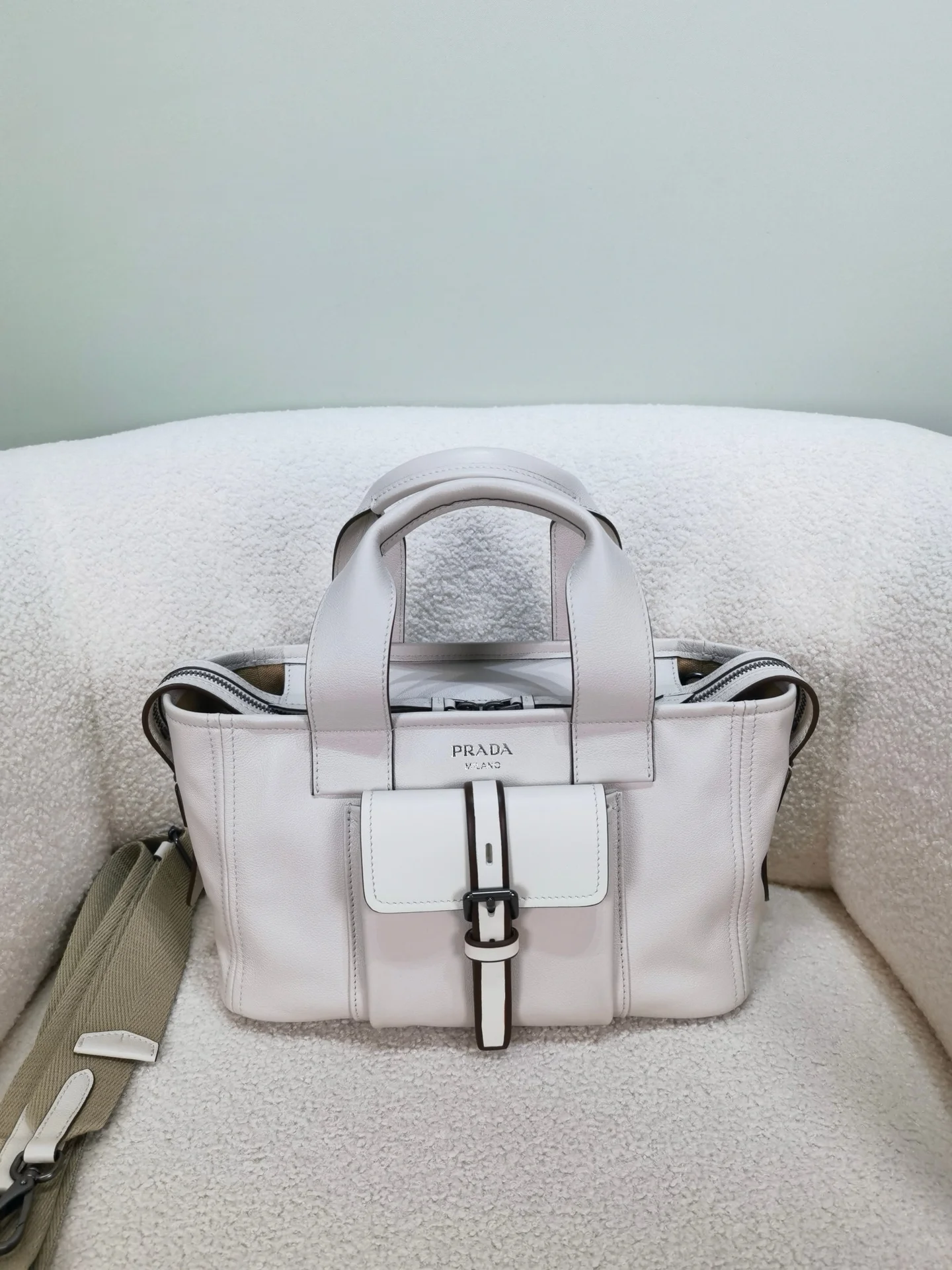 Сумка Prada Route среднего размера - изображение 1
