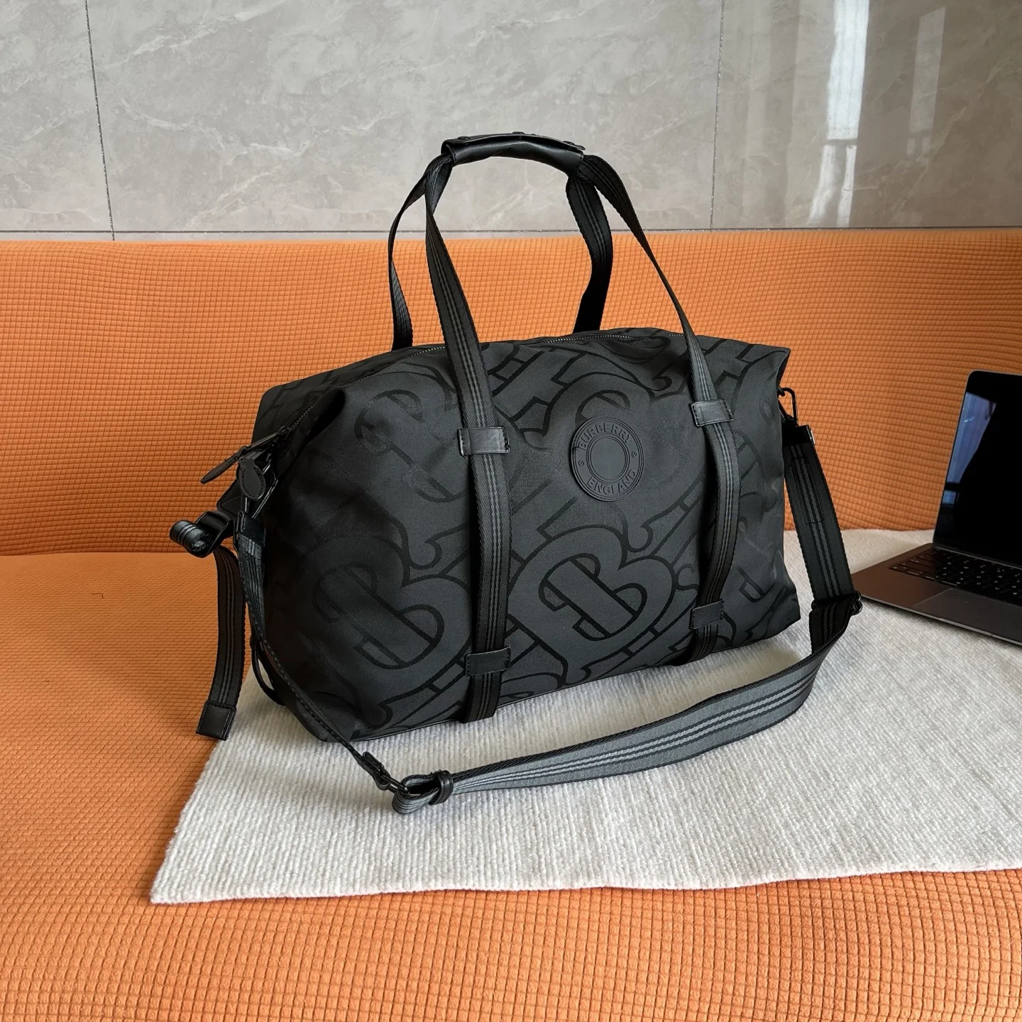 Дорожная сумка с монограммой Burberry - изображение 1