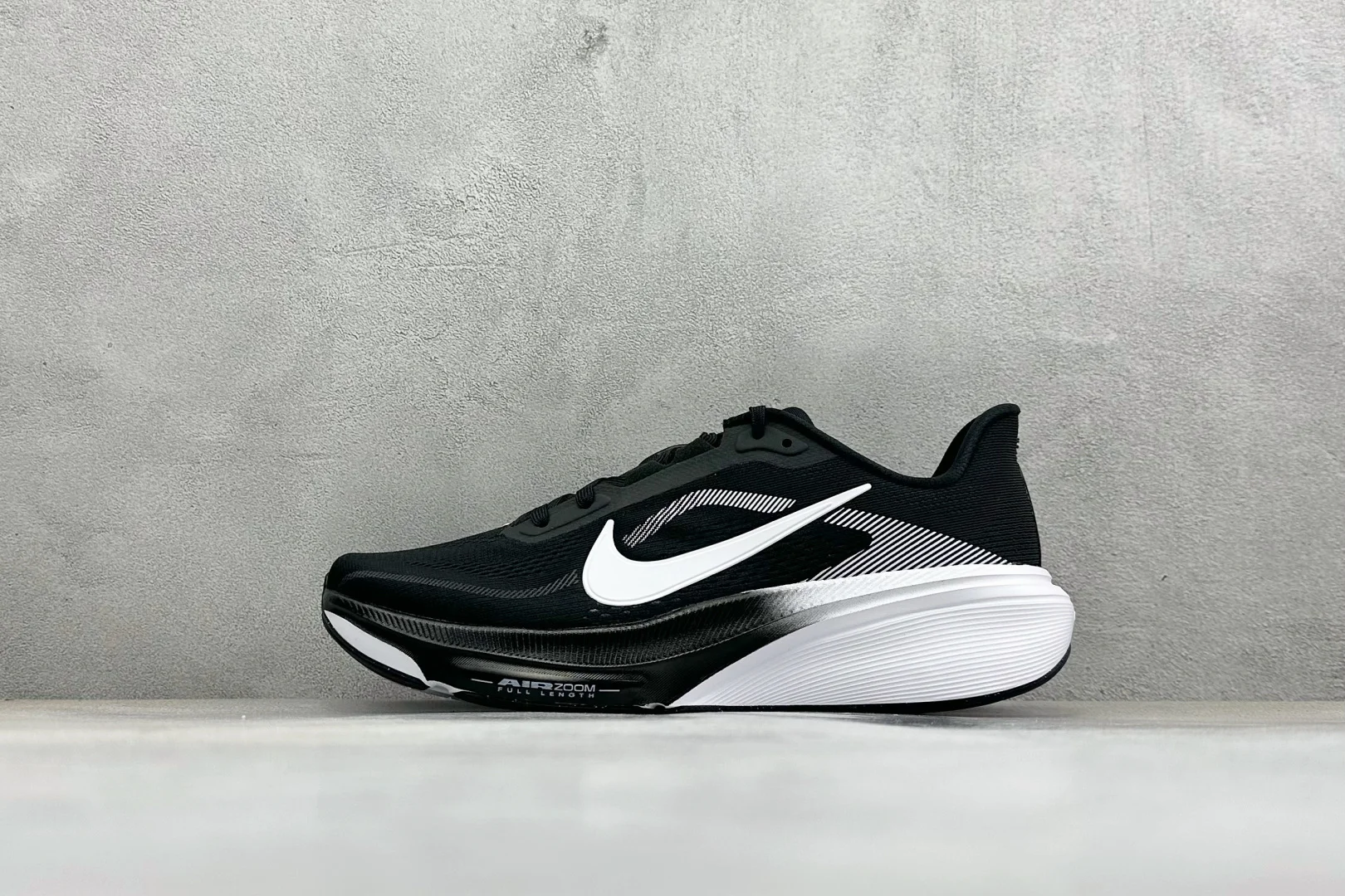 Nike Air Zoom Pegasus 42 М - мужские кроссовки - изображение 1