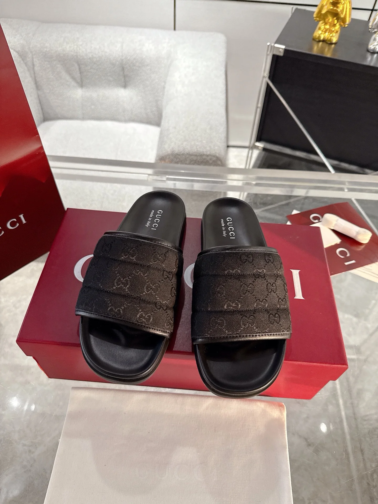 Мужские сандалии Gucci с монограммой - изображение 1