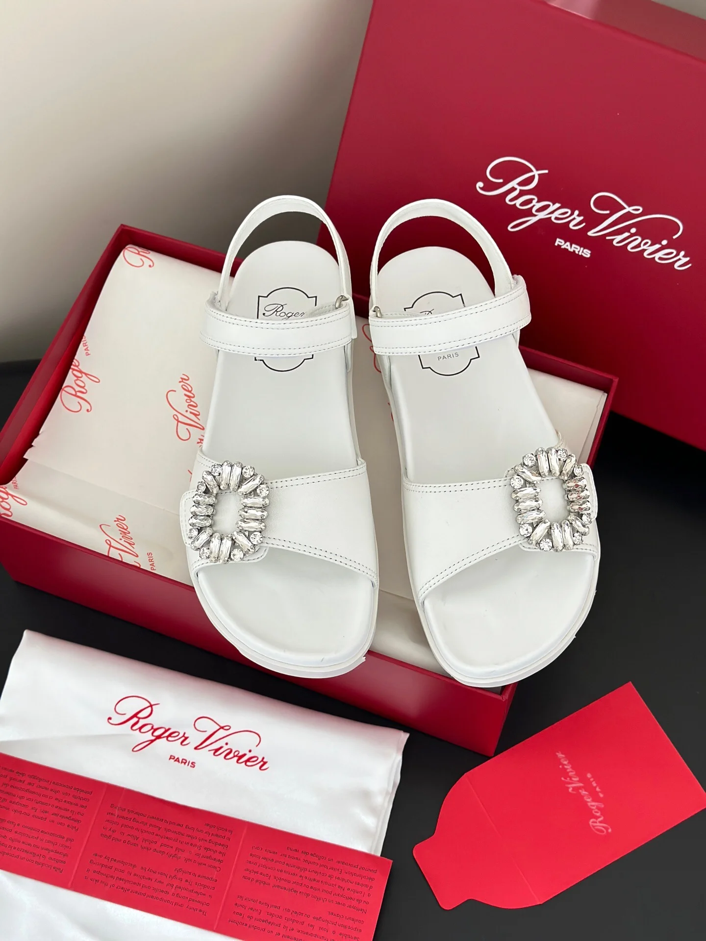 Босоножки Roger Vivier на толстой подошве с пряжкой - изображение 1