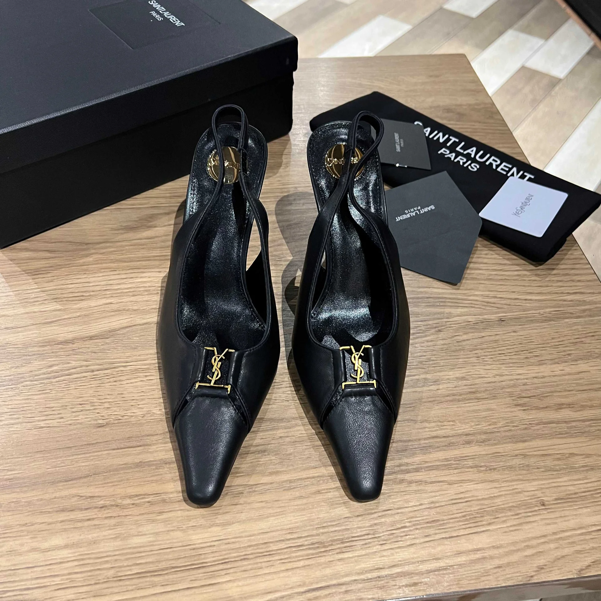 Женские туфли Saint Laurent с квадратным мыском и логотипом YSL