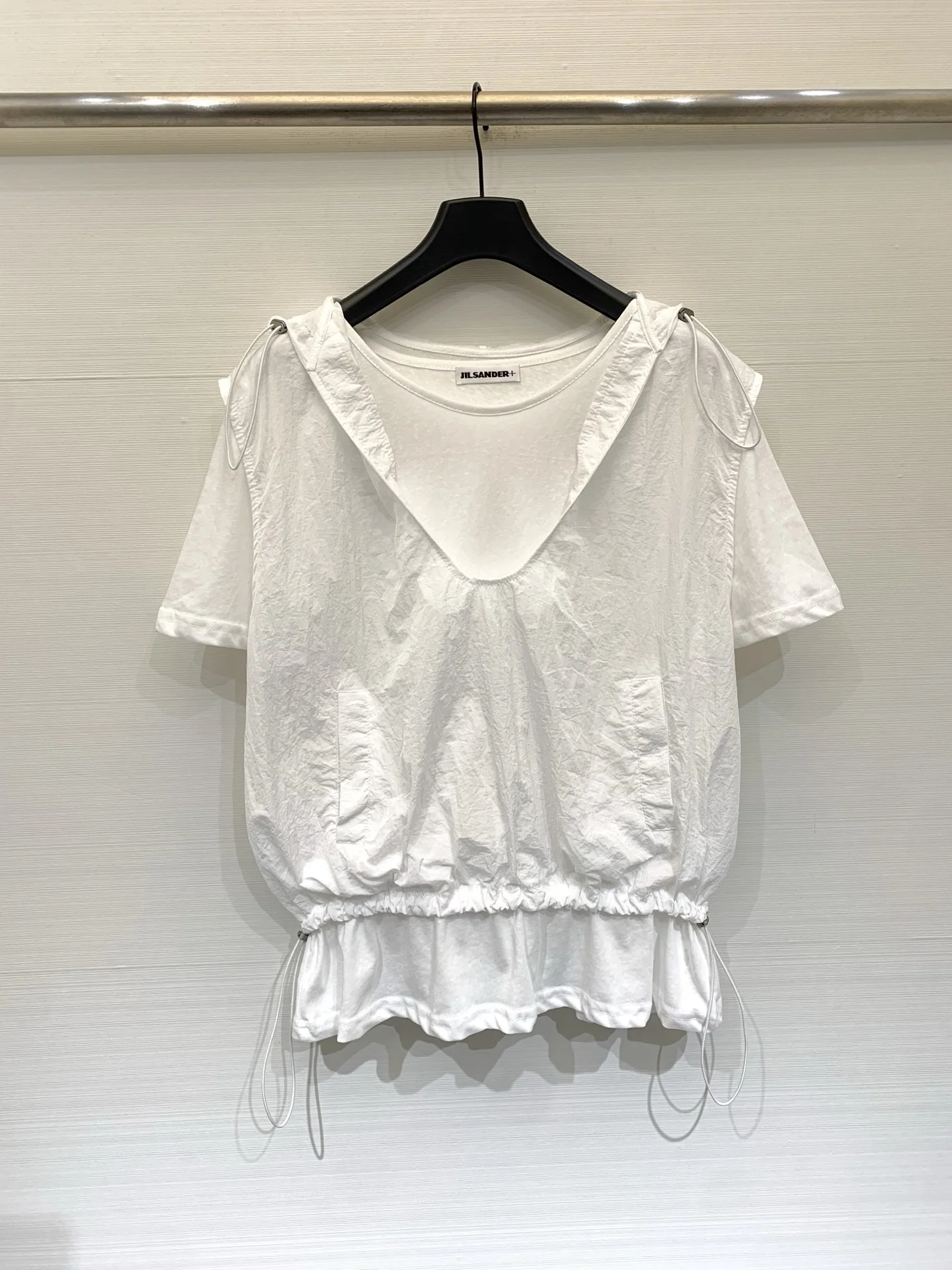Белый топ Jil Sander+ с регулятором и эффектом многослойности