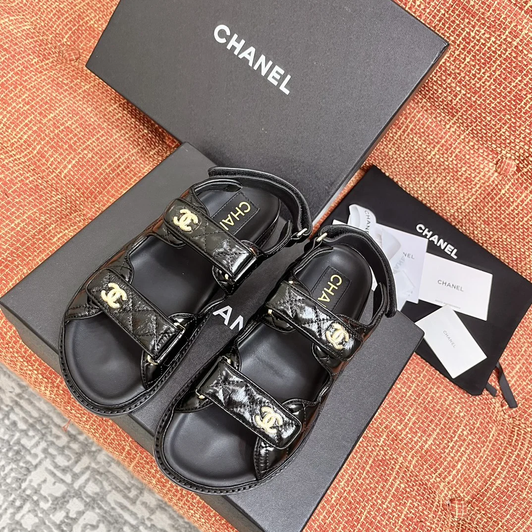 Черные босоножки Chanel с магнитными застежками - изображение 1