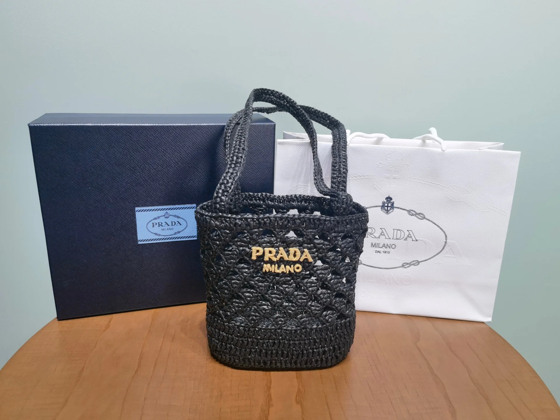 Плетеная сумка-шопер Prada Milano черного цвета