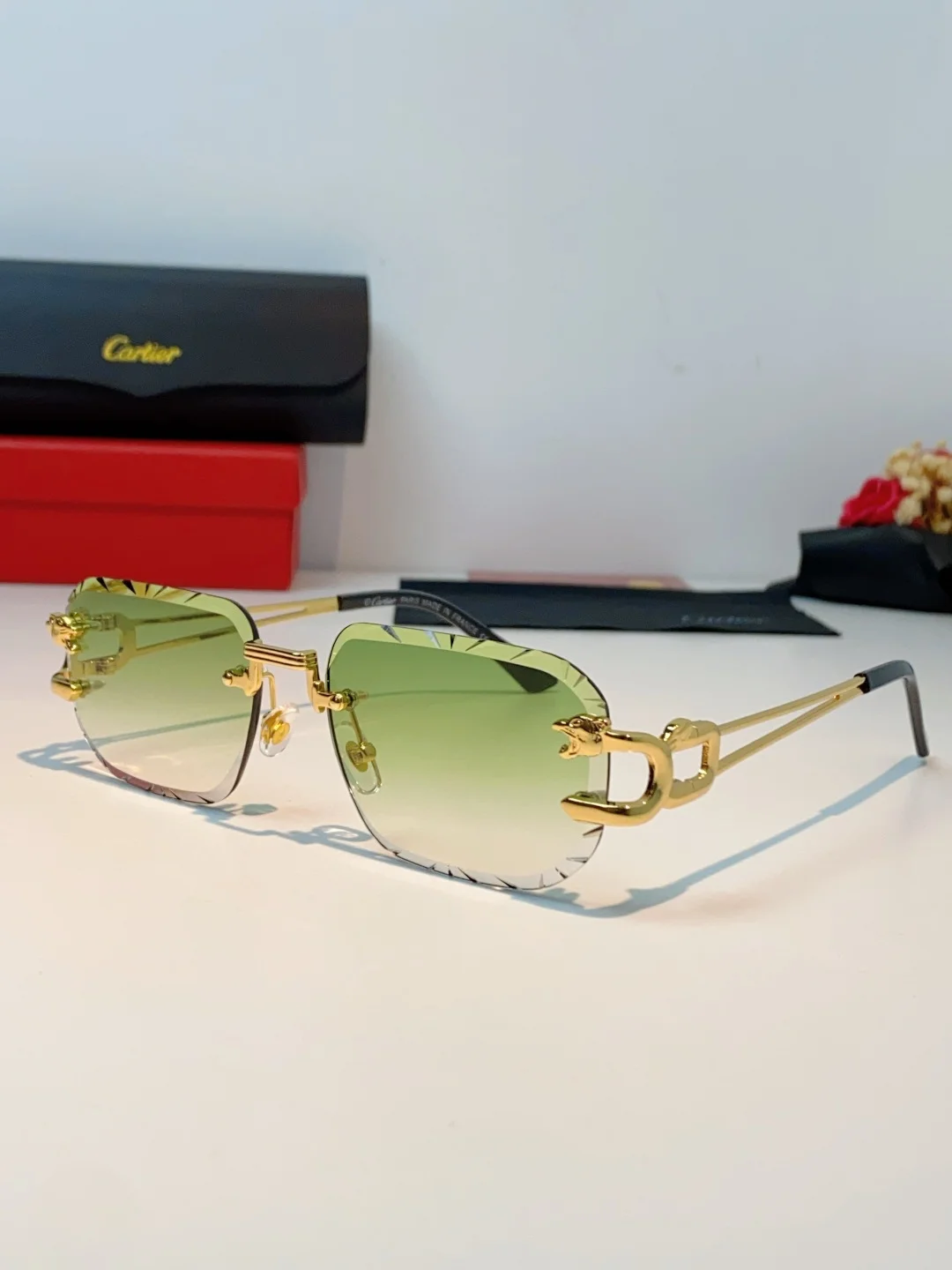 Солнцезащитные очки Cartier золотые - изображение 1
