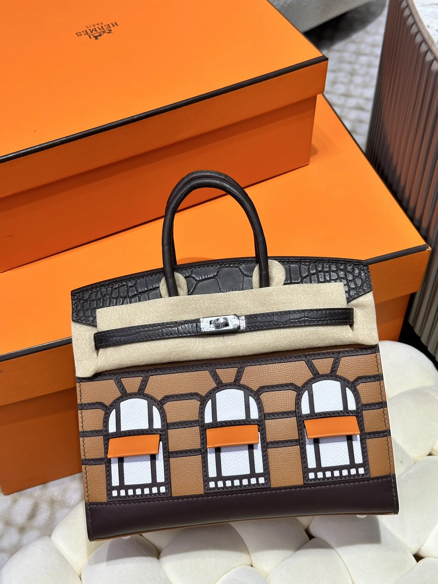 Мини сумка Birkin с декором в виде архитектуры