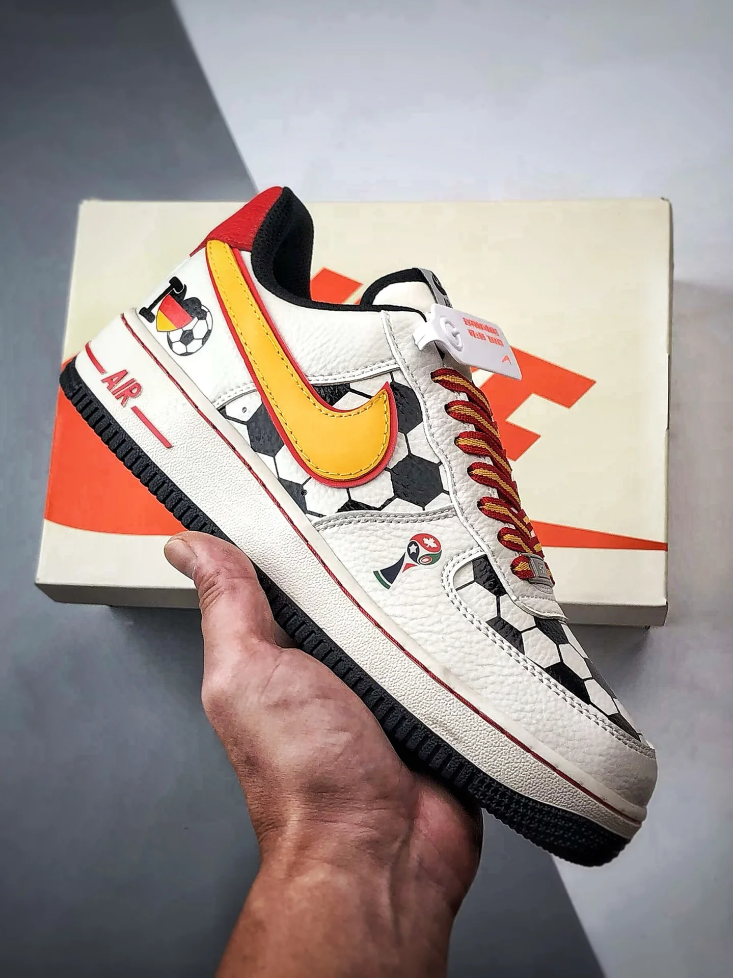 Кроссовки Air Force 1 '07 Low с футбольным принтом