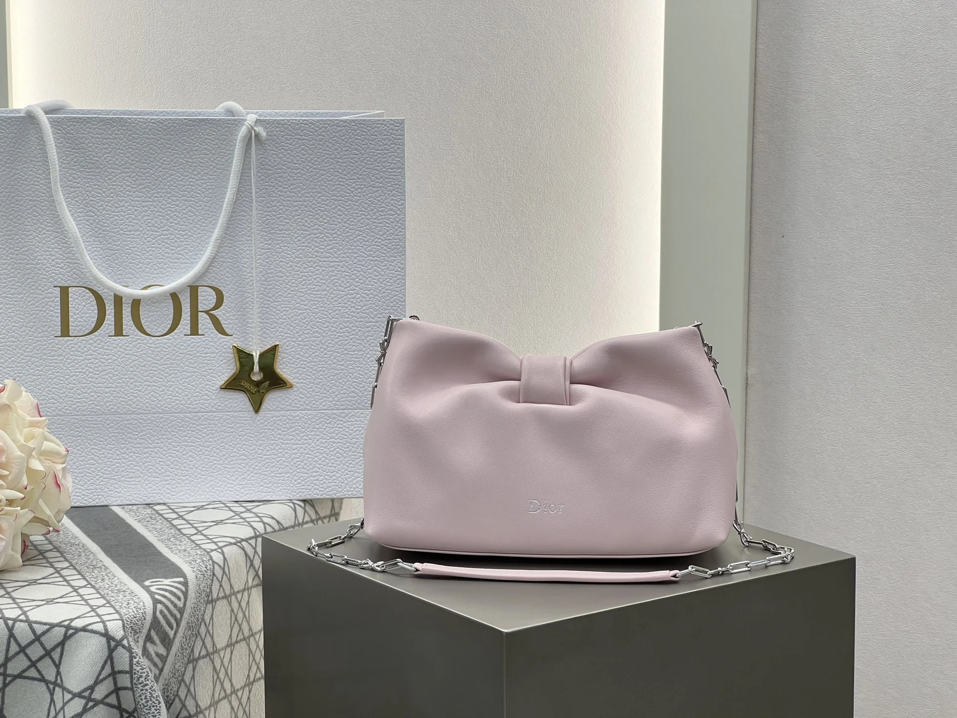 Сумка Dior Bow розовая - изображение 1