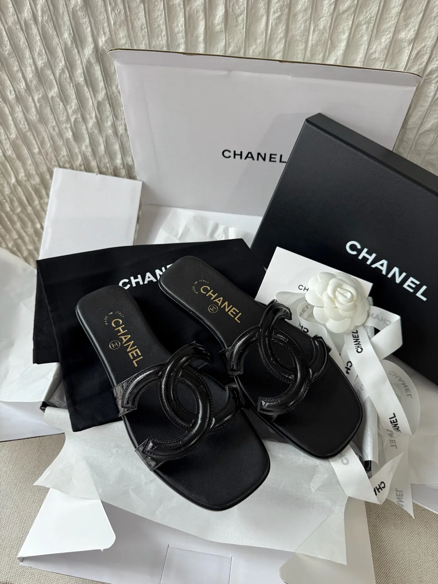 Шлепанцы женские Chanel черные - изображение 1