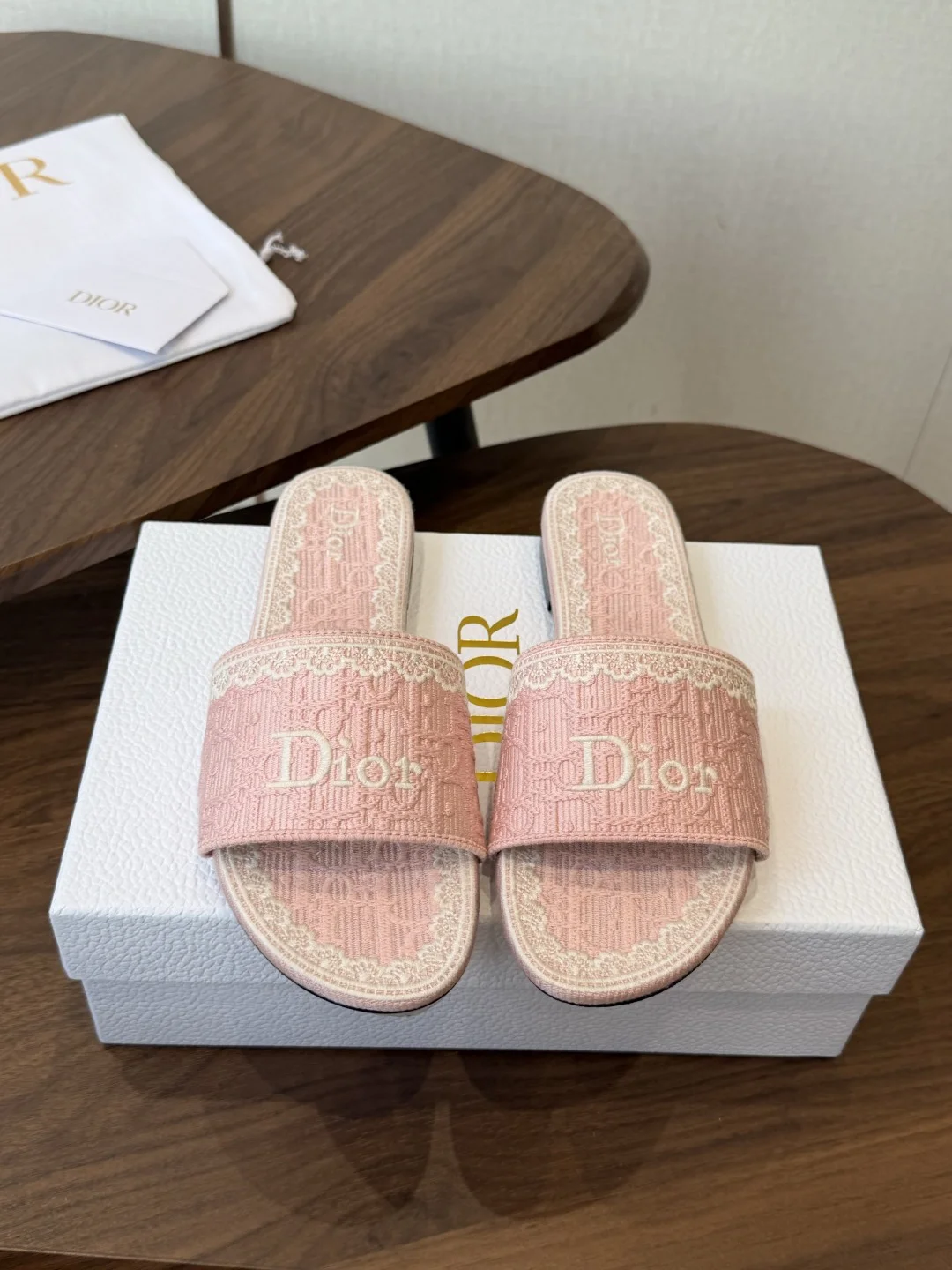 Розовые шлепки Dior - изображение 1