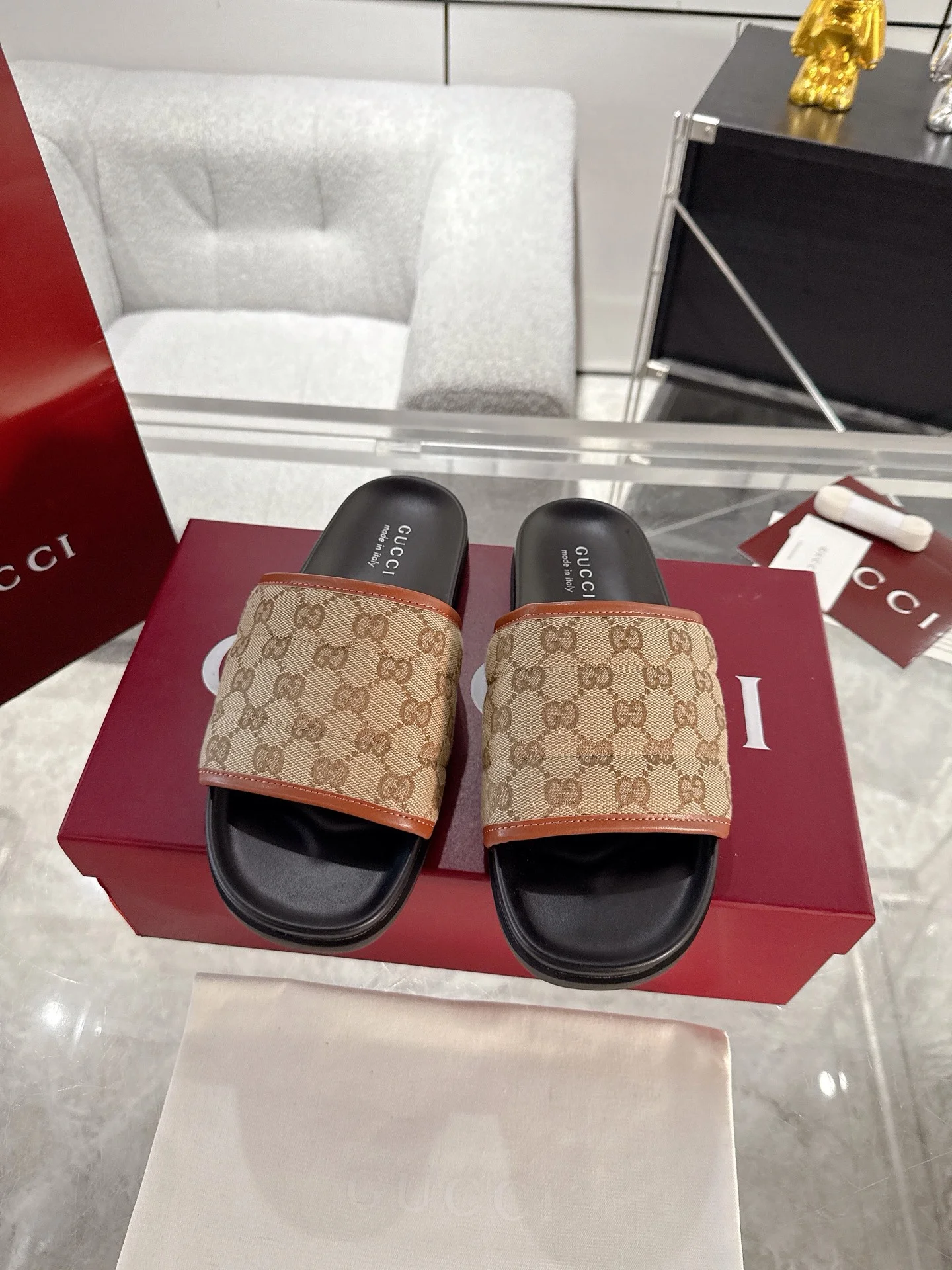 Мужские сандалии Gucci с принтом GG - изображение 1