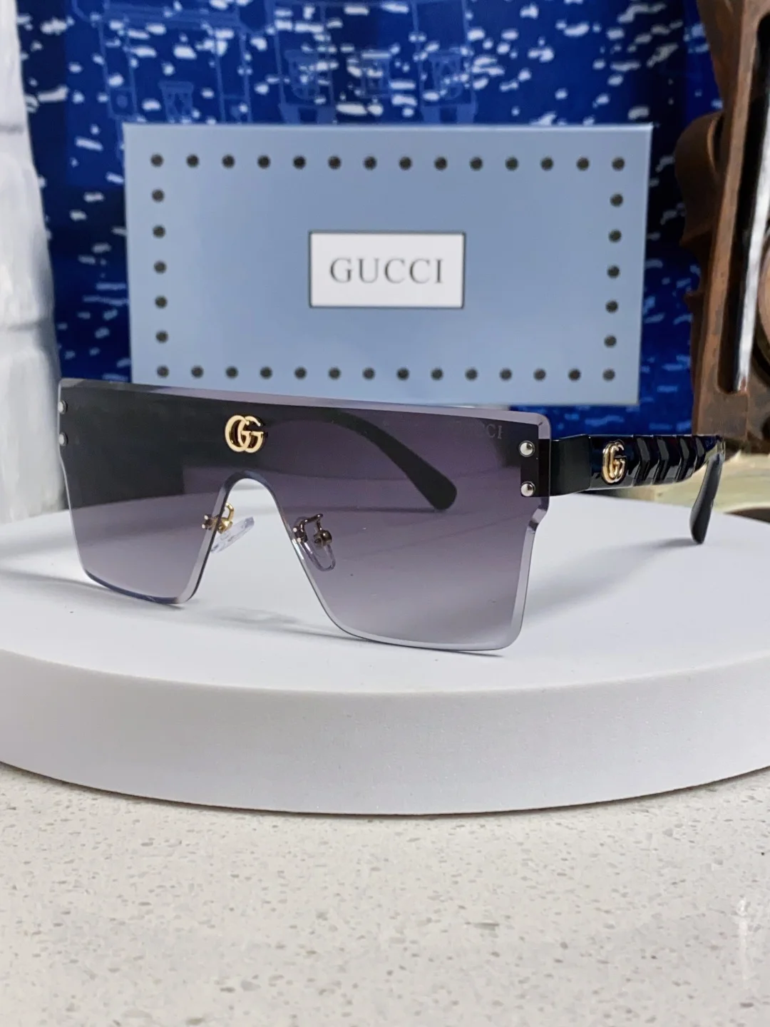 Солнцезащитные очки Gucci женские - изображение 1