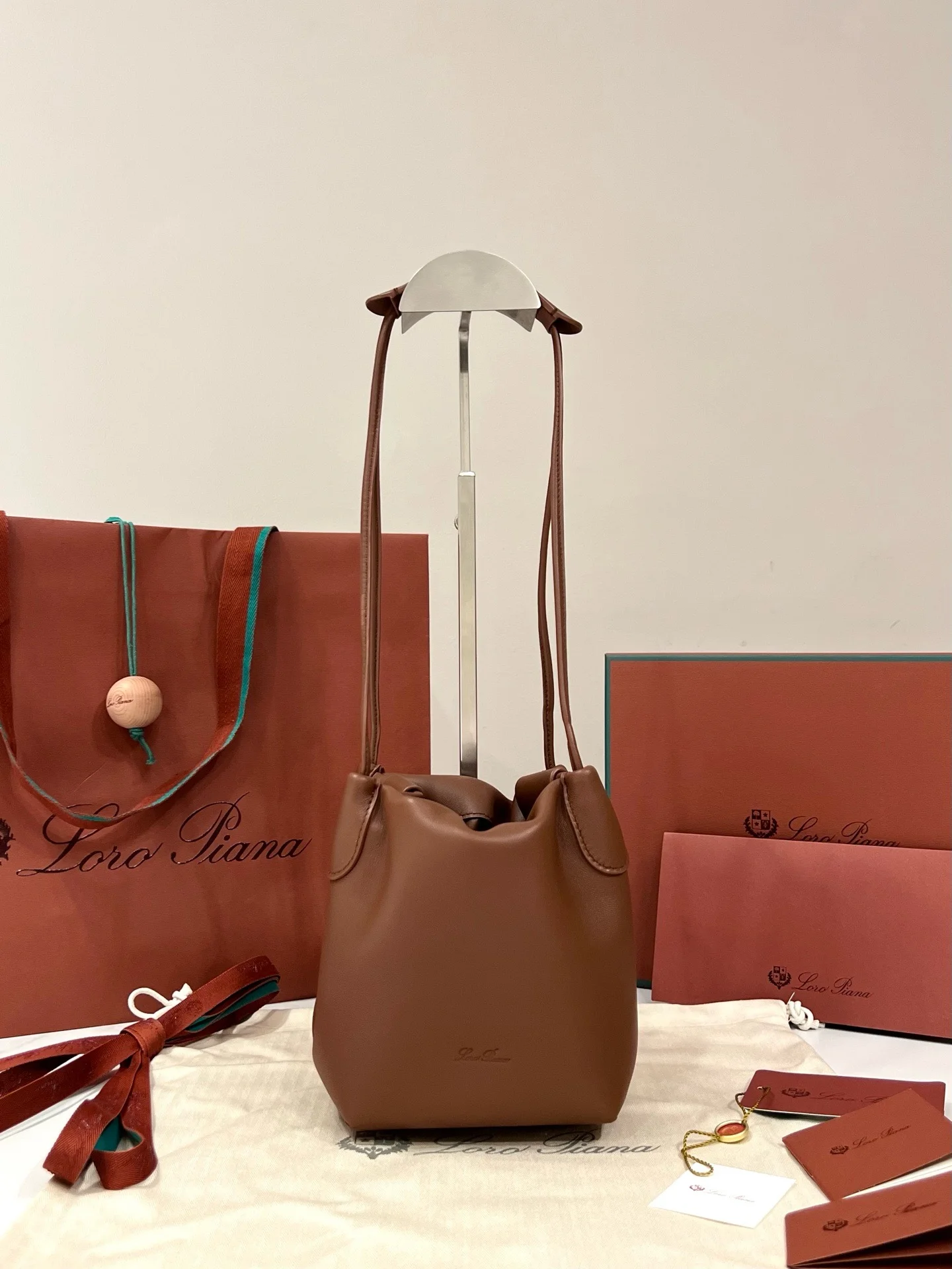 Сумка Loro Piana Bale Softy - изображение 1