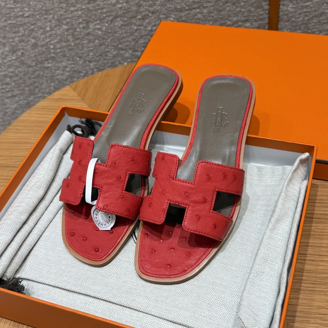 Босоножки Hermès Oran красные из страусиной кожи - изображение 1