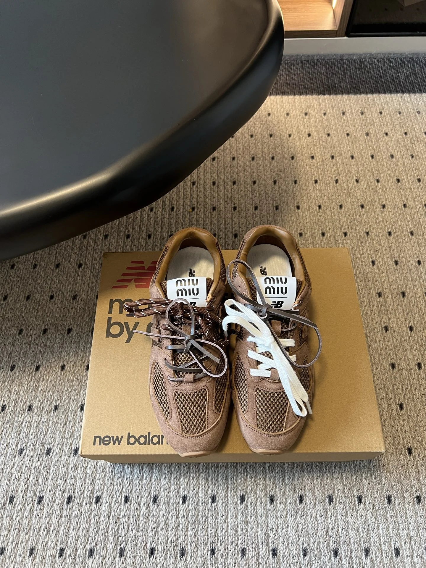 Кроссовки женские Miu Miu x New Balance - изображение 1