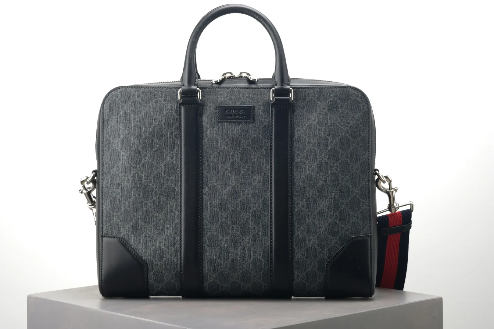 Портфель Gucci GG Supreme черный с кожаными вставками