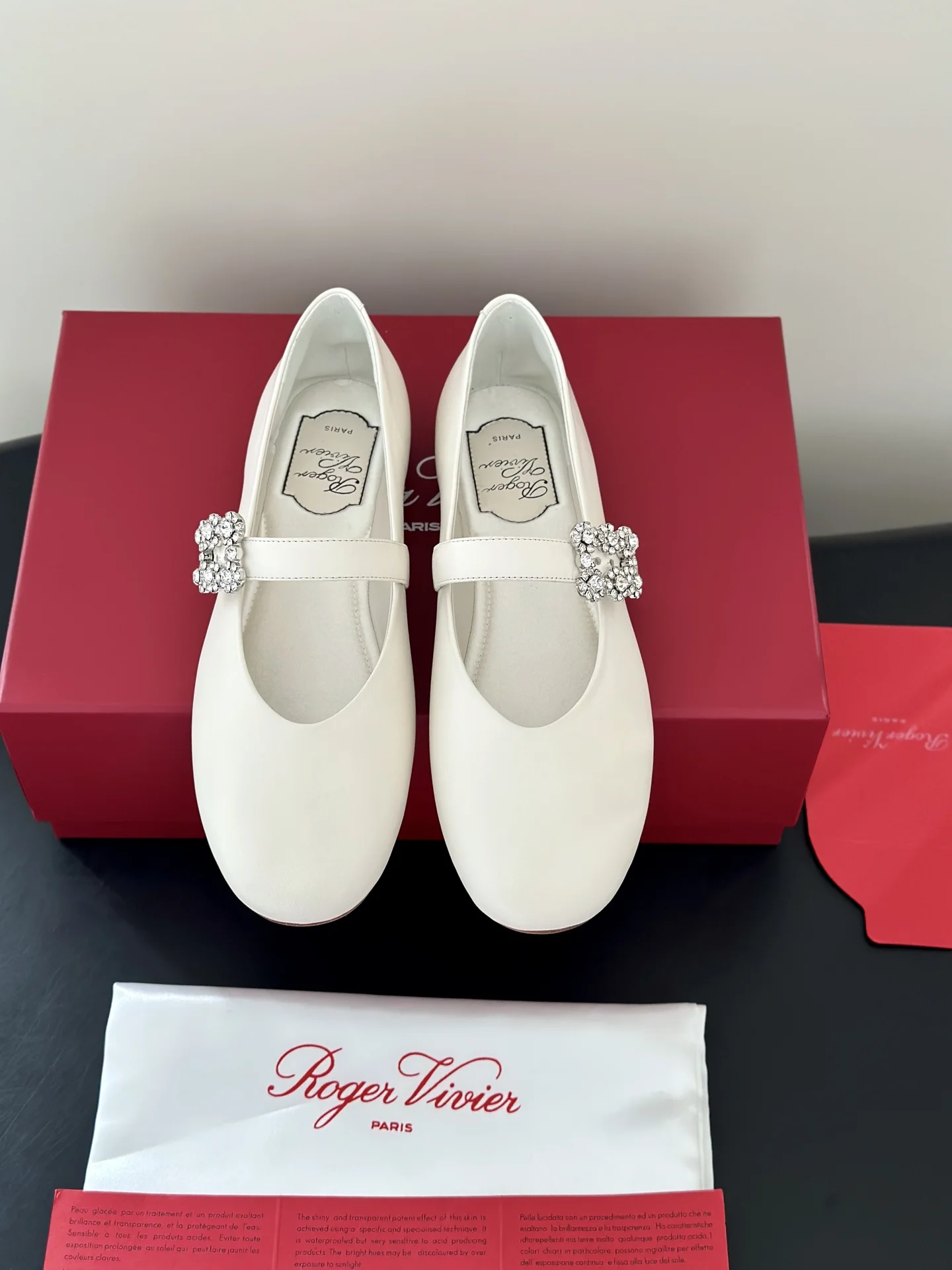 Белые балетки Roger Vivier с декоративной пряжкой - изображение 1