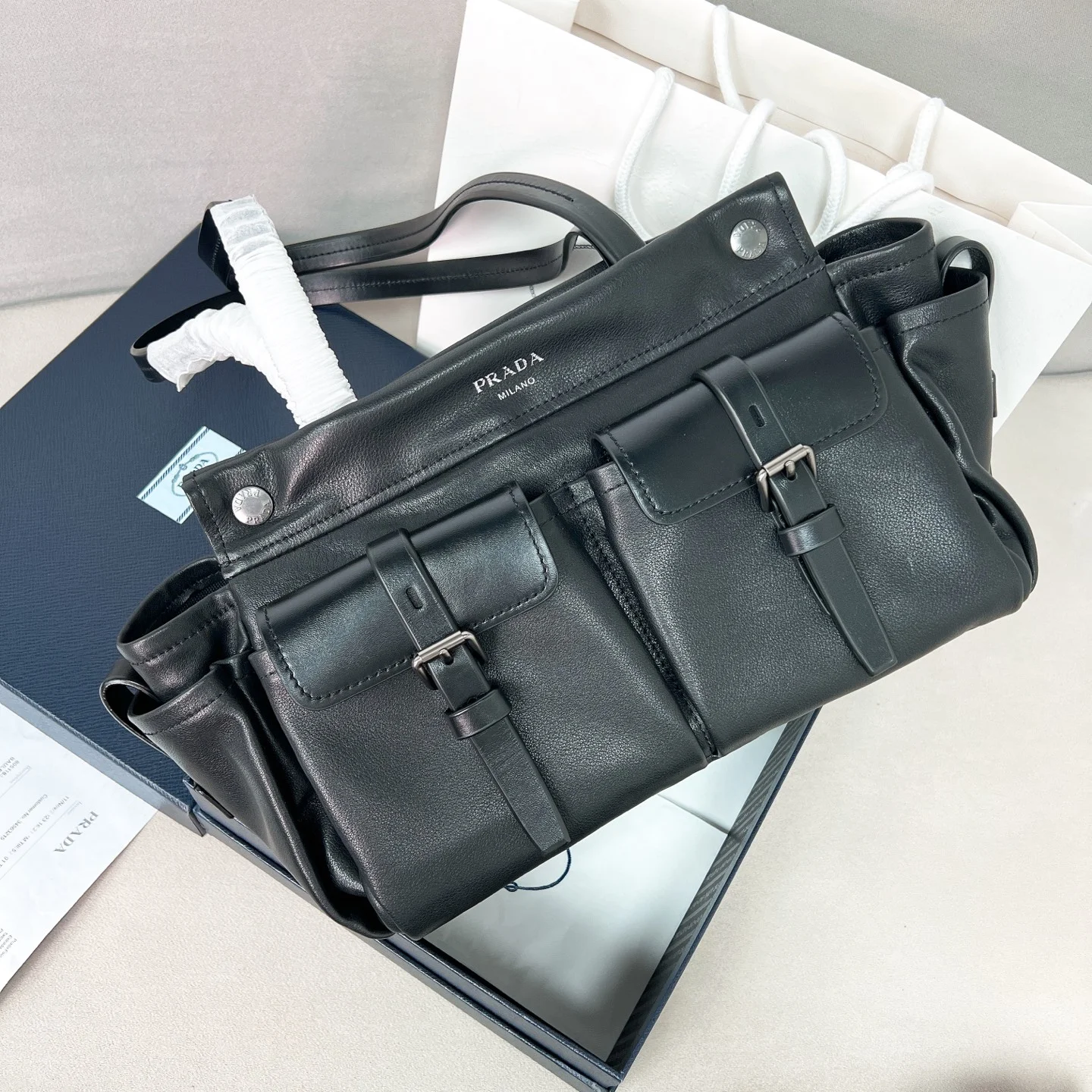 Сумка Prada Route из черной кожи - изображение 1
