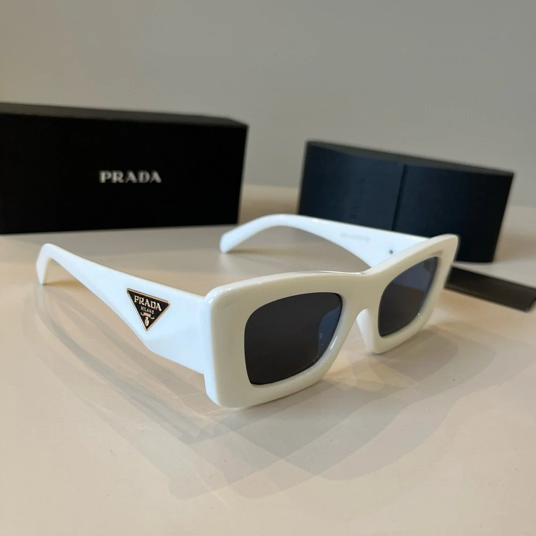 Солнечные очки Prada белая оправа - изображение 1