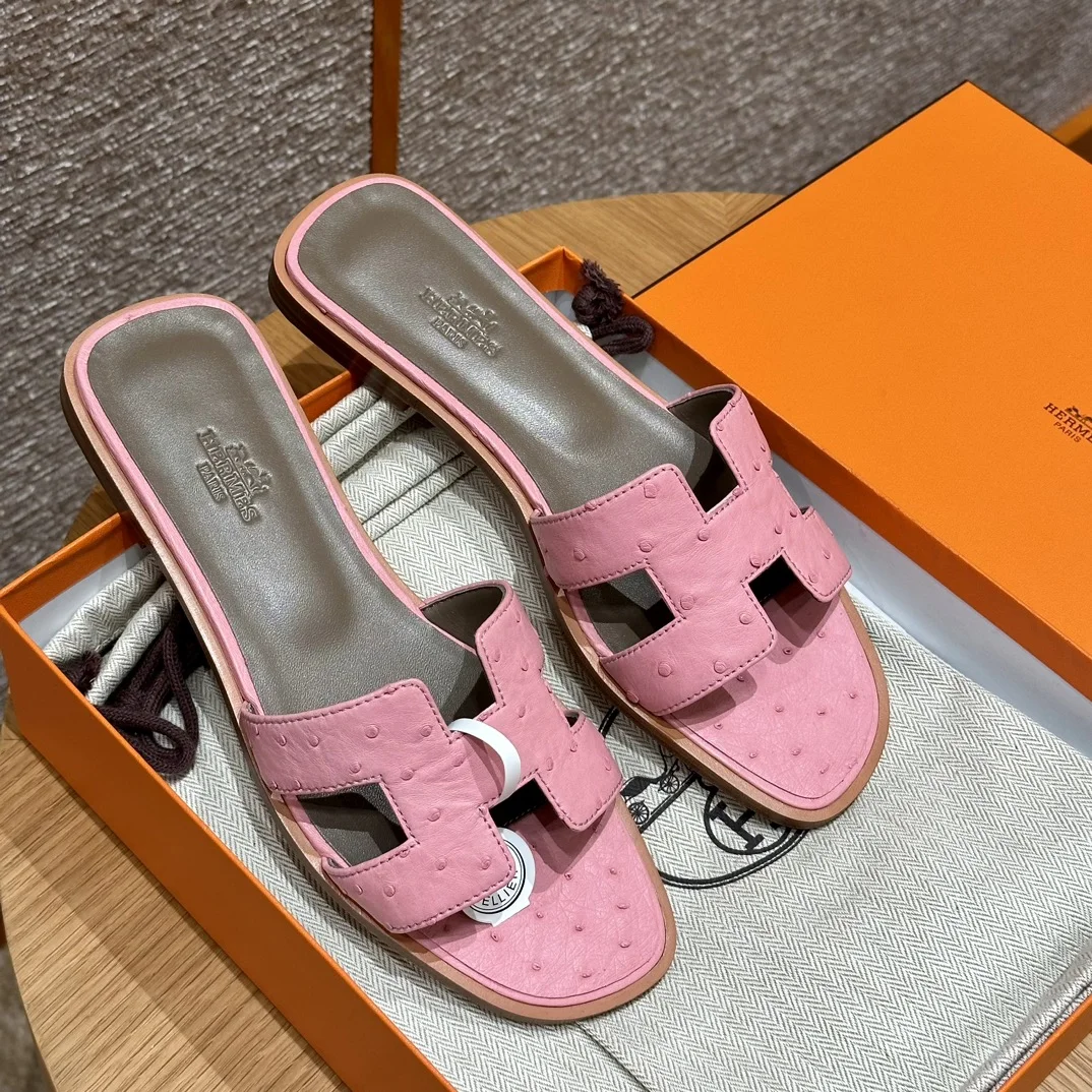 Босоножки Hermes из страусиной кожи розового цвета - изображение 1
