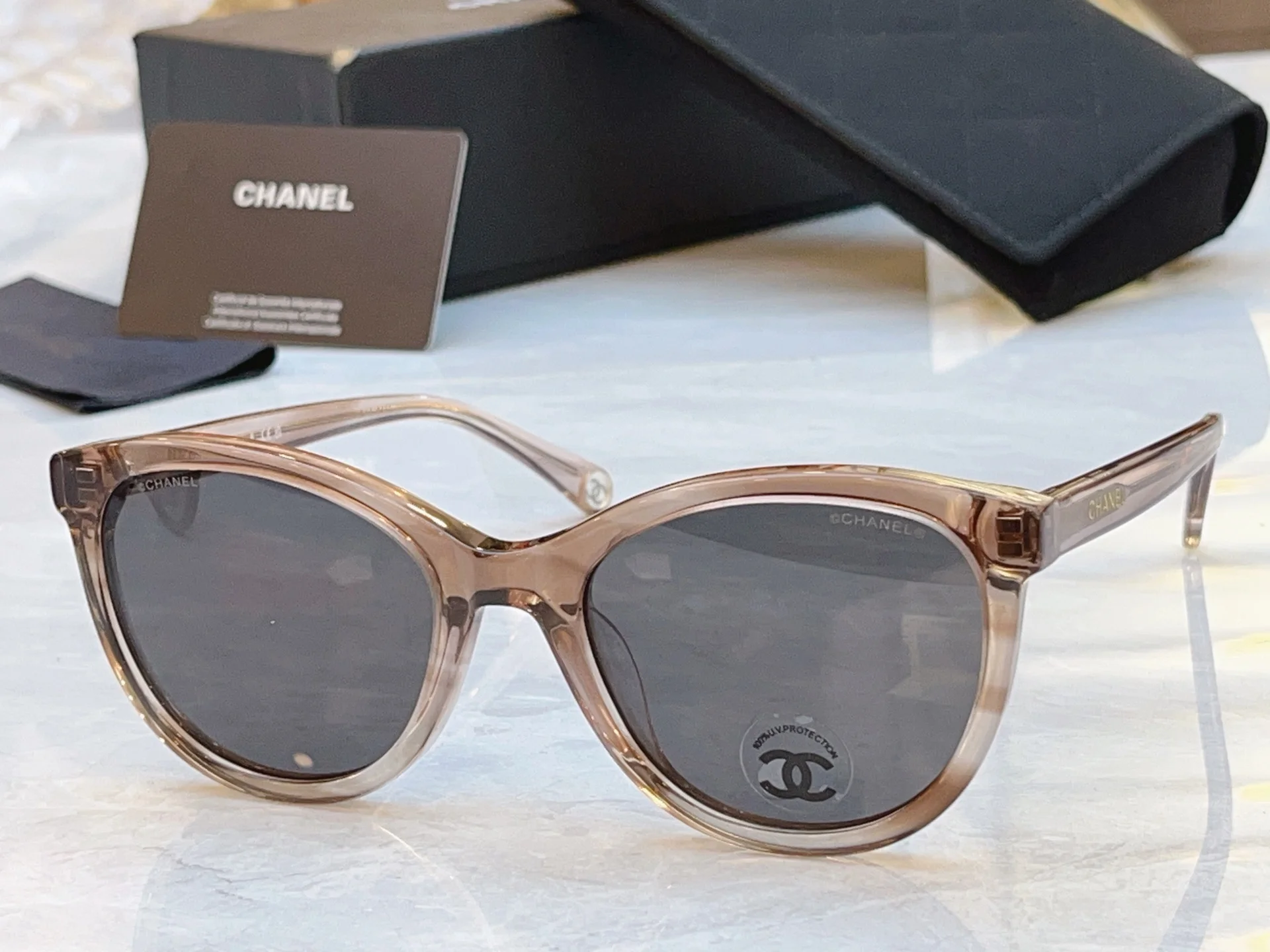 Солнцезащитные очки Chanel модель CH5523U - изображение 1
