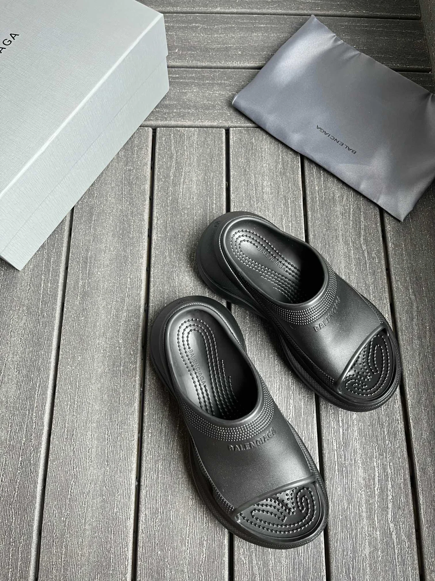 Сандалии Balenciaga x Crocs P270 женские - изображение 1