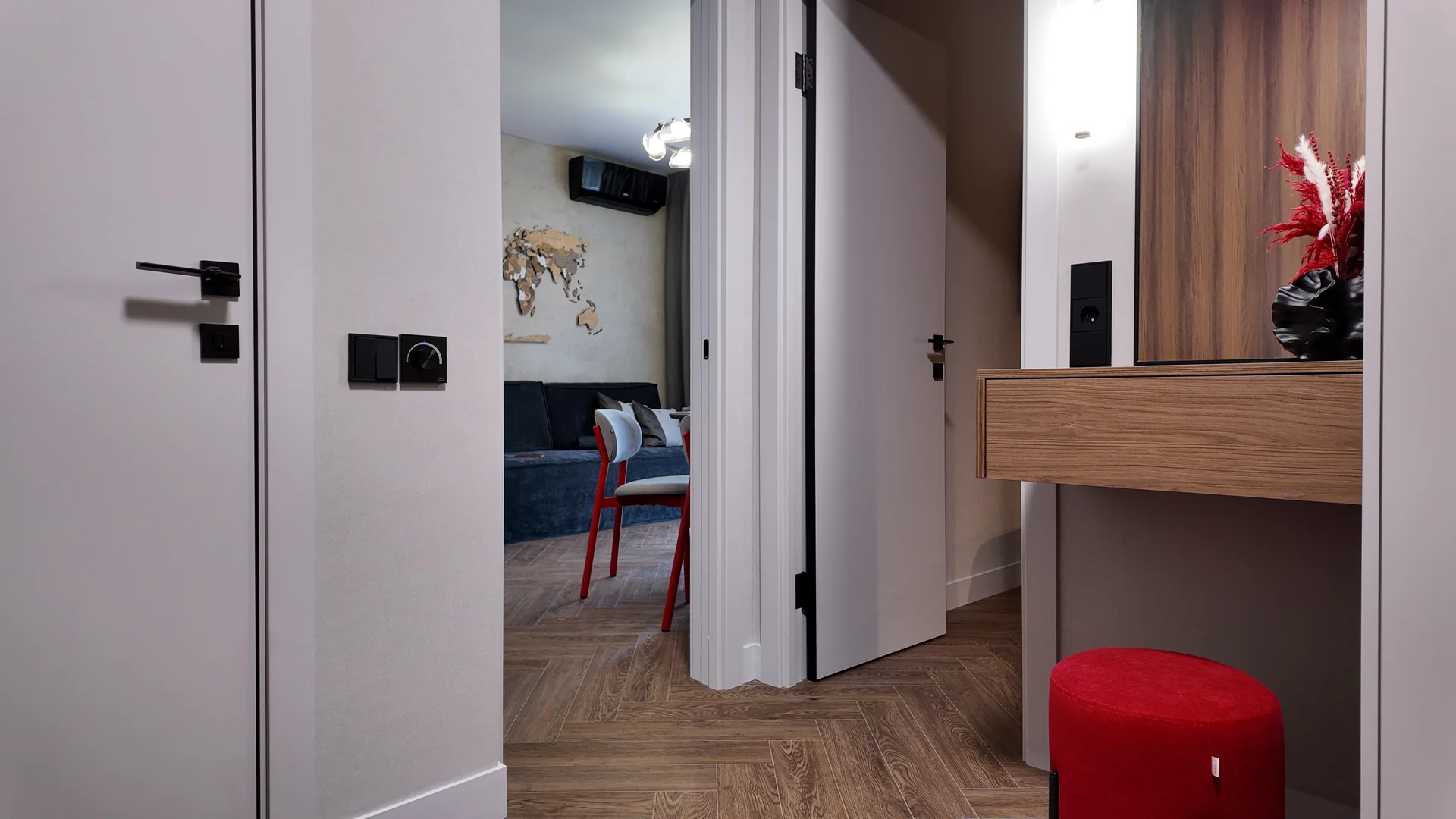 Квартира, 40 м², 11/12 с видом на озеро - миниатюра 8