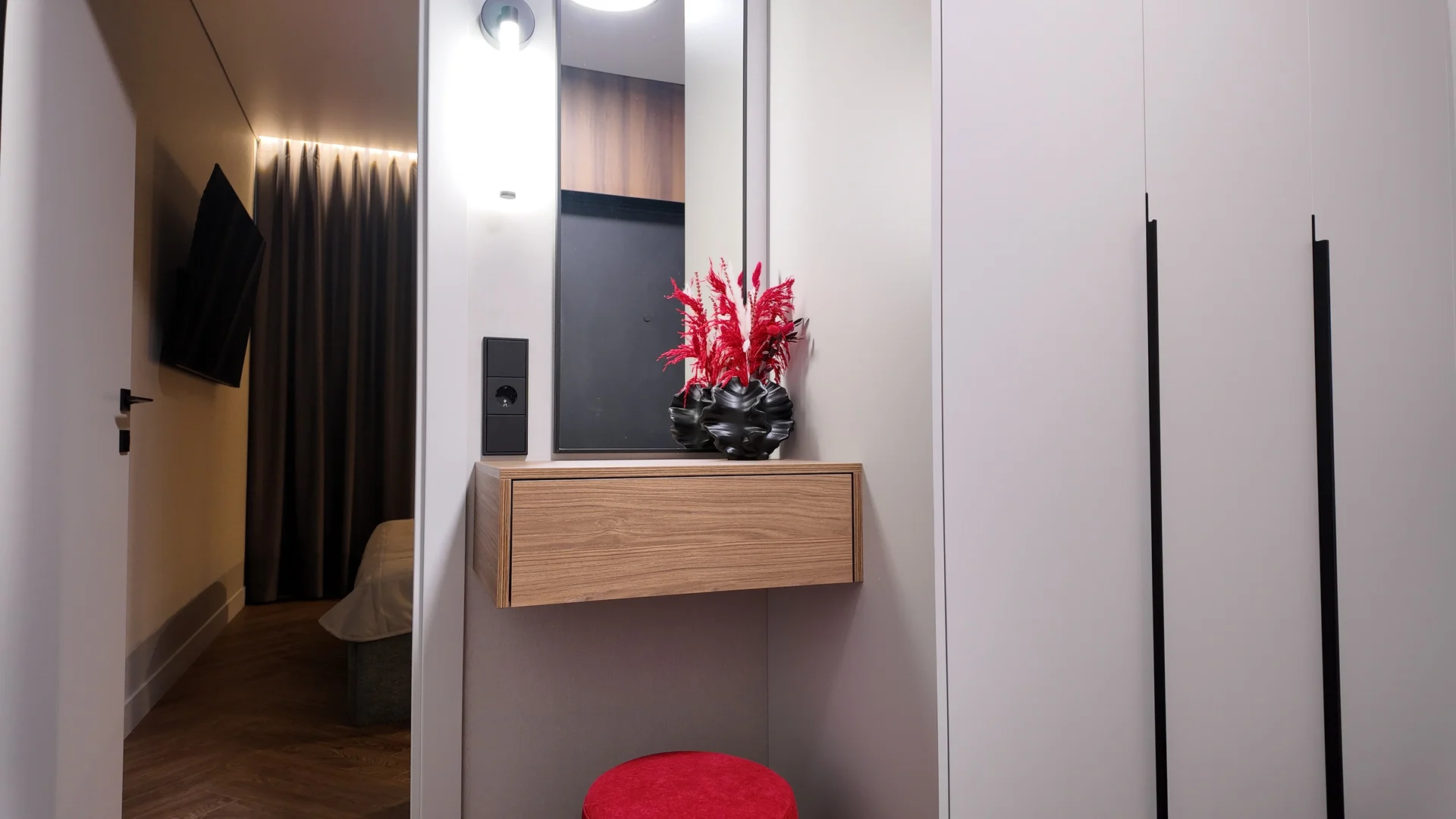 Квартира, 40 м², 11/12 с видом на озеро - миниатюра 9