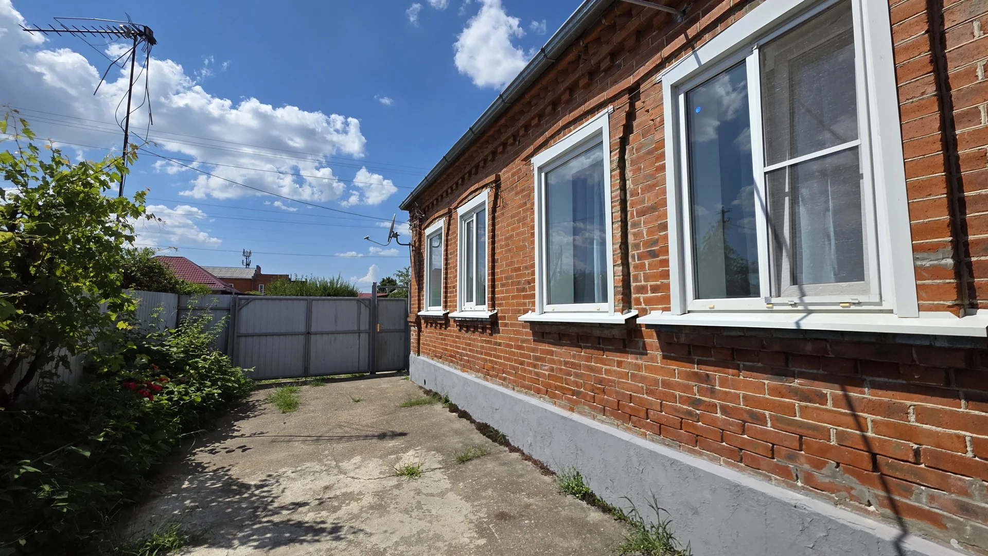 дом кирпичный в продаже - миниатюра 2