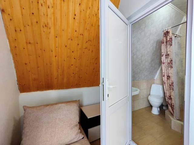 Дом с номерами для отдыха в Геленджике - миниатюра 8