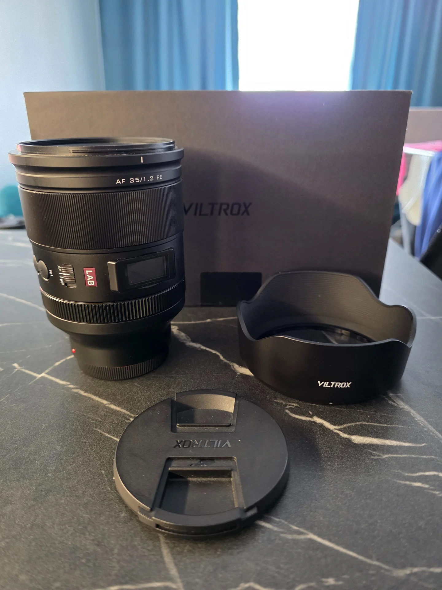 Объектив Viltrox AF 35mm F1.2 LAB Sony E-Mount