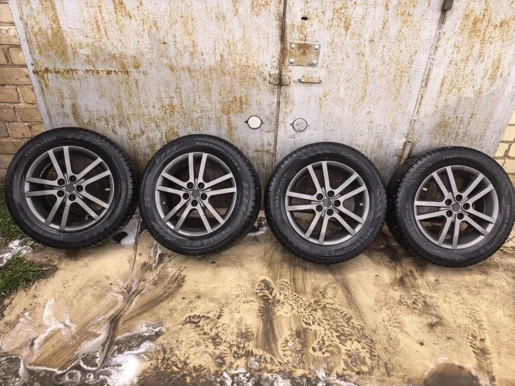 Колеса Nokian в сборе r16 5x100 зимние + TPMS